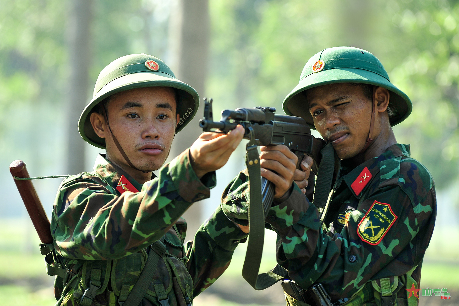 Huấn luyện chiến sĩ mới